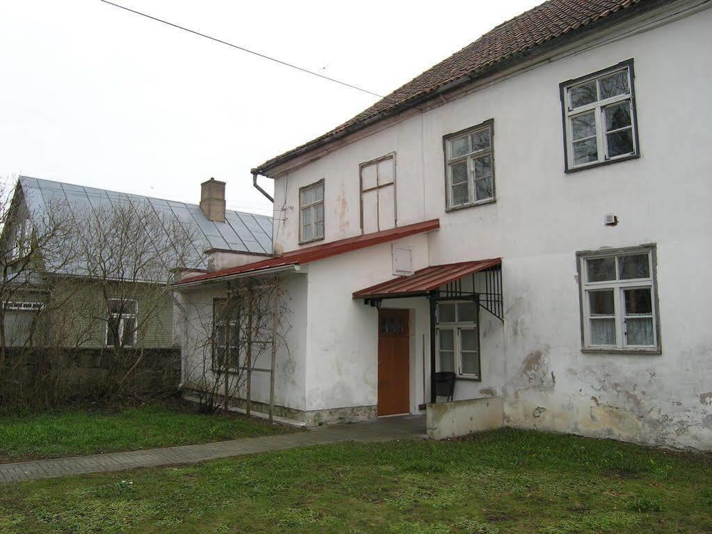 Kohtu Apartment Unique Kuressaare Exterior photo